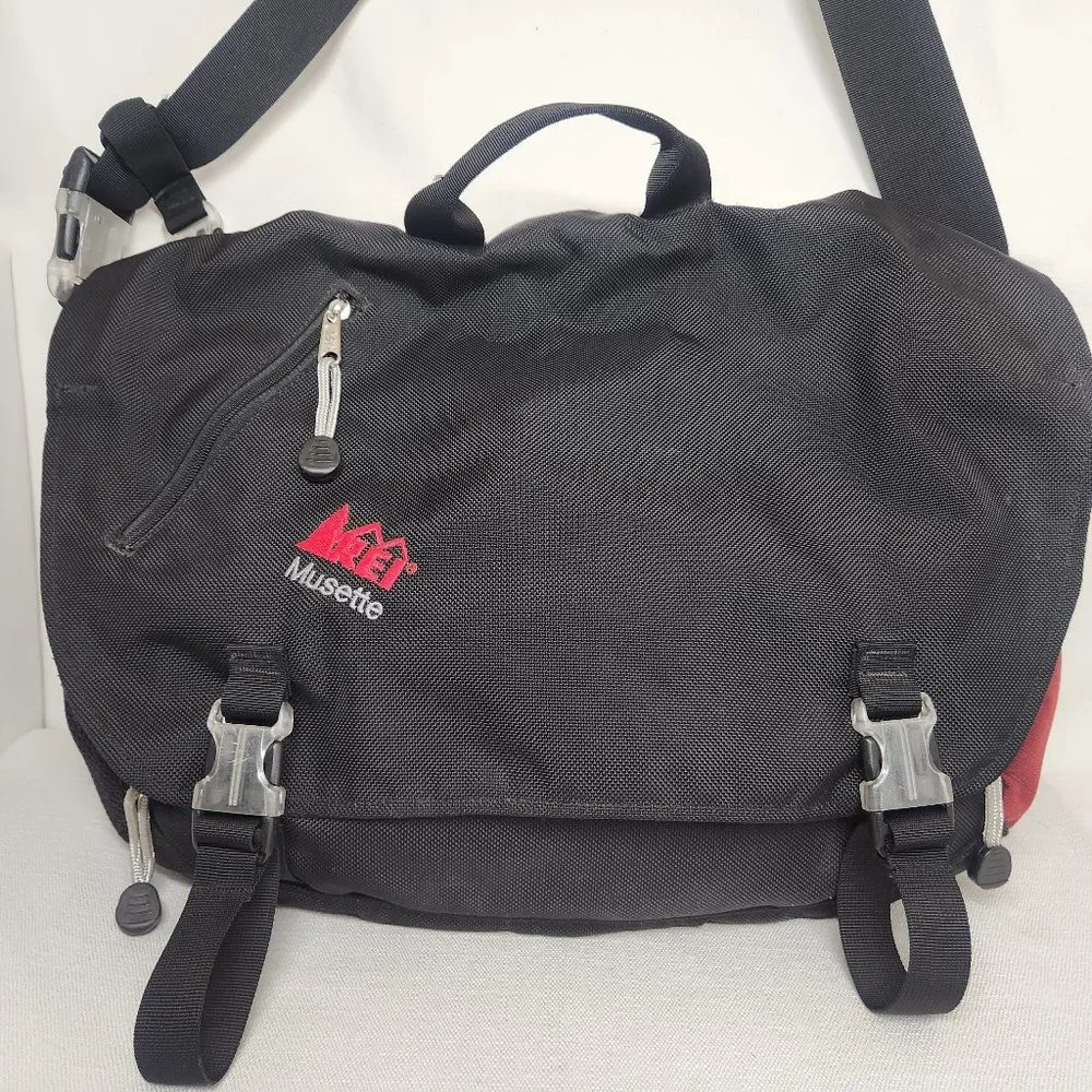 rei musette laptop black red crossbody bag